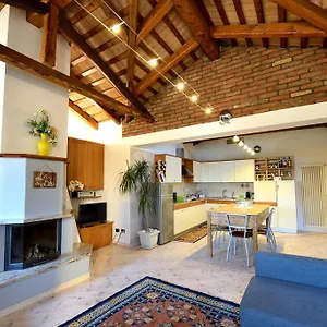 https://ca-dei-burci.hotelinveneto.com